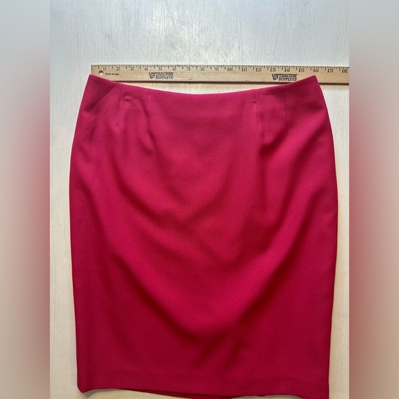 Kasper Women’s Pencil Skirt Hot Pink  Size 10P Petite Lined Career Office Wear - Picture 2 of 8